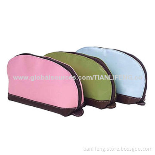 Accessory cosmetic bag with cafe trim